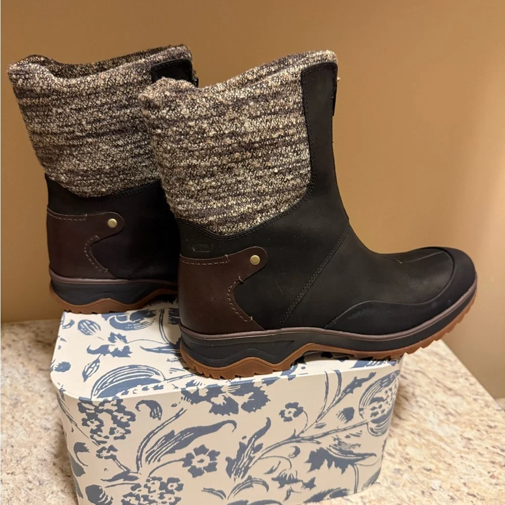 Merrell Warm Brown Winter Boots - Picture 1 of 10